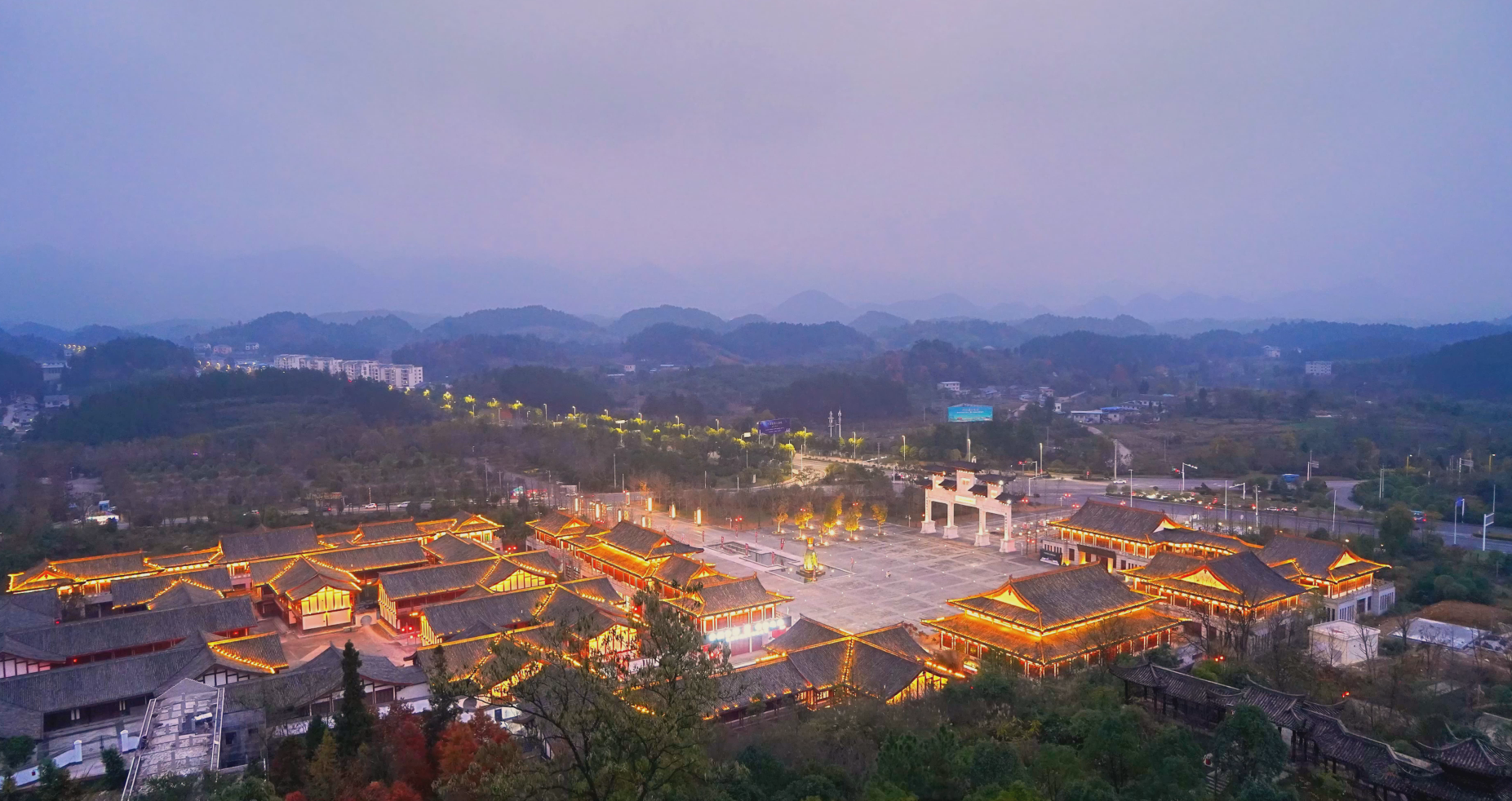 ҹĻ���٣������;��Ļ�԰�·�����һϮ�����������